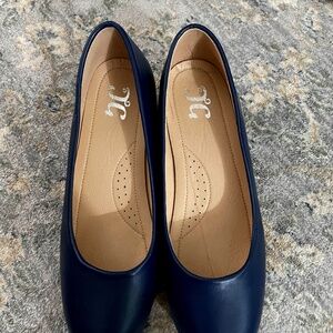 NEW Never worn Women’s JG Navy Blue comfort pumps for work or dressy occasions